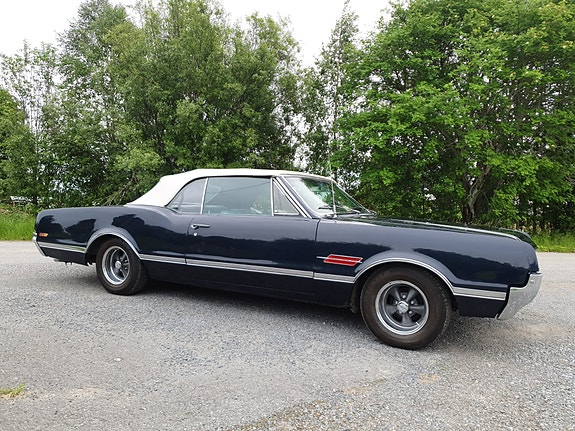 Oldsmobile Cutlass 2 of 7