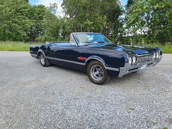 Oldsmobile Cutlass 4 of 7