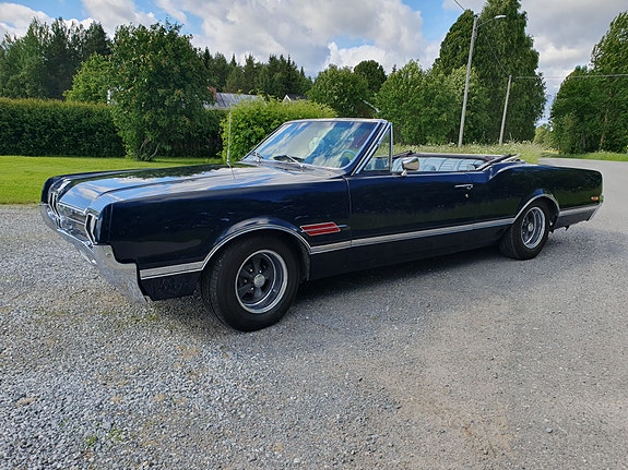Oldsmobile Cutlass 3 of 7