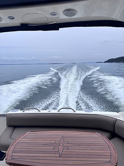 Fairline Targa 34 -välutrustad sportcruiser i toppklass 4 of 13