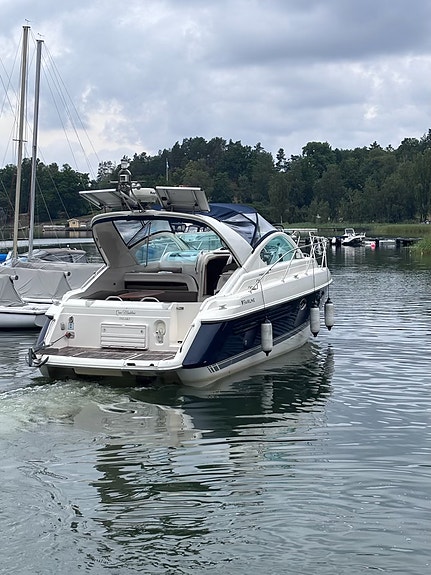 Fairline Targa 34 -välutrustad sportcruiser i toppklass 3 of 13