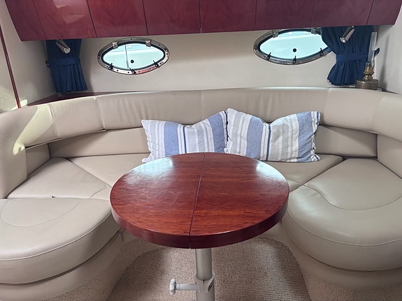 Fairline Targa 34 -välutrustad sportcruiser i toppklass 7 of 13