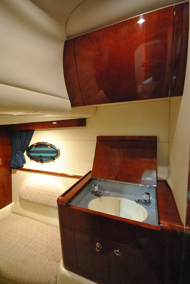 Fairline Targa 34 -välutrustad sportcruiser i toppklass 10 of 13