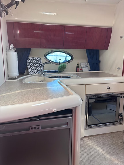 Fairline Targa 34 -välutrustad sportcruiser i toppklass 6 of 13