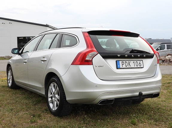 Volvo V60 2 of 20