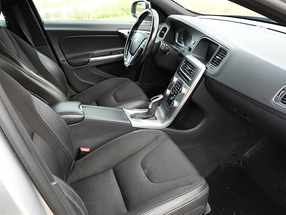 Volvo V60 14 of 20
