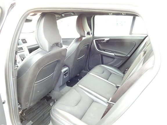 Volvo V60 11 of 20