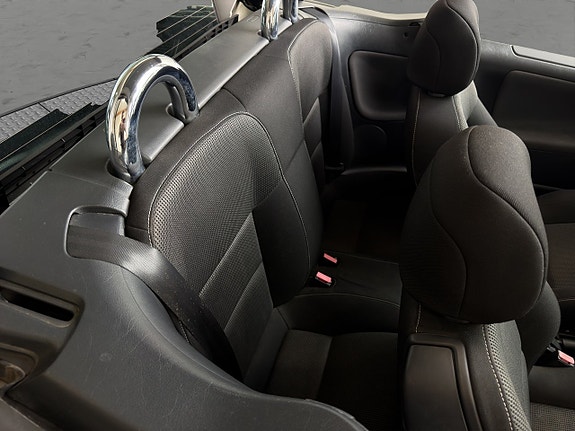 Peugeot 207 CC 15 of 17