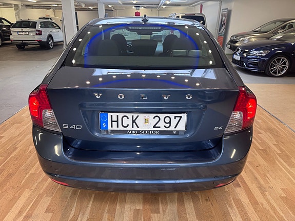 Volvo S40 5 of 5