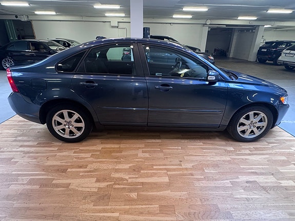 Volvo S40 3 of 5