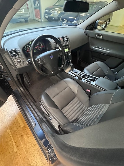 Volvo S40 6 of 16