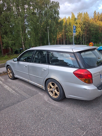 Subaru Legacy 6 of 6