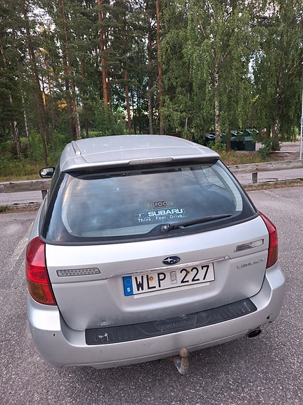 Subaru Legacy 3 of 5