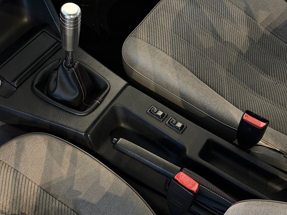 BMW 325i 11 of 15