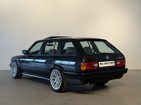 BMW 325i 4 of 5