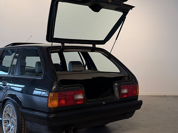 BMW 325i 5 of 5