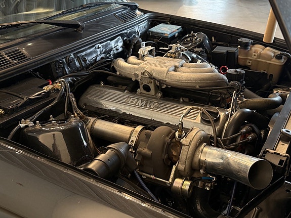 BMW 325i 13 of 15