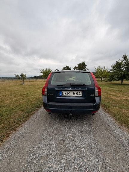 Volvo V50 2 of 5