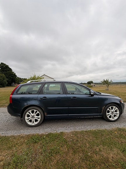 Volvo V50 4 of 5