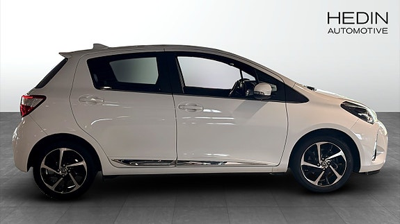 Toyota Yaris 6 of 13