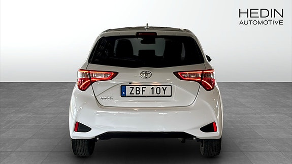 Toyota Yaris 7 of 13