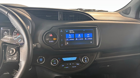 Toyota Yaris 12 of 13