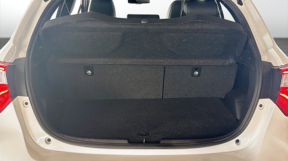 Toyota Yaris 10 of 13