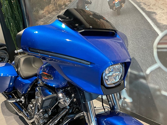 Harley-Davidson Streetglide BLUEBURST 4 of 14