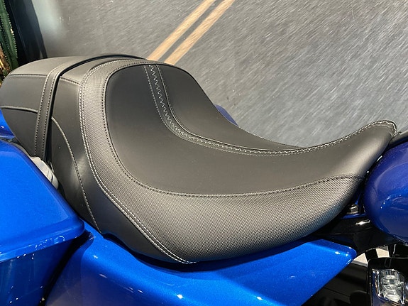 Harley-Davidson Streetglide BLUEBURST 6 of 14