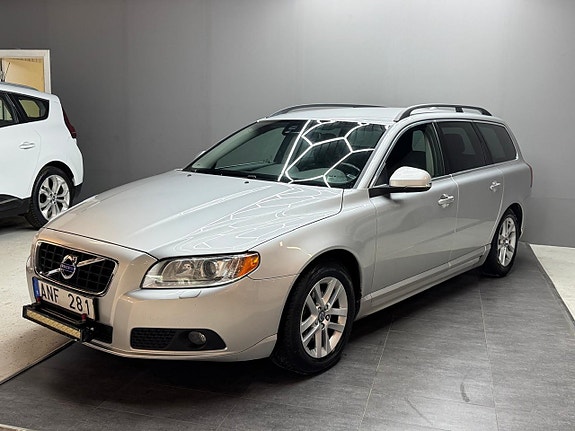 Volvo V70 3 of 5