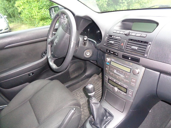 Toyota Avensis 16 of 30