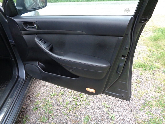 Toyota Avensis 18 of 30