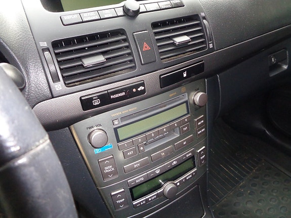 Toyota Avensis 23 of 30