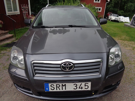 Toyota Avensis 5 of 5