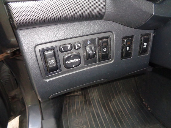 Toyota Avensis 21 of 30