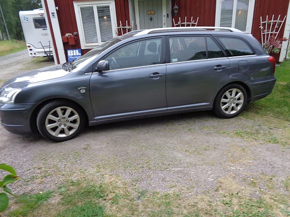 Toyota Avensis 9 of 30