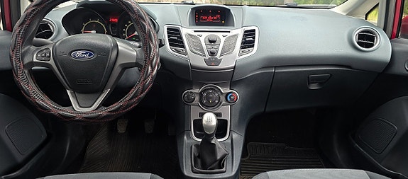 Ford Fiesta 2 of 11