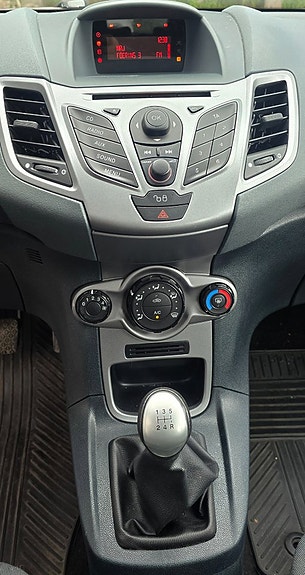 Ford Fiesta 9 of 11