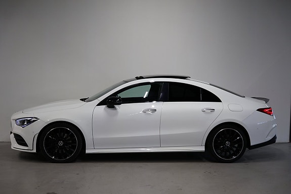 Mercedes-Benz CLA200 4 of 5
