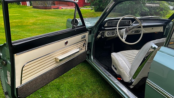 Oldsmobile Cutlass 8 of 16