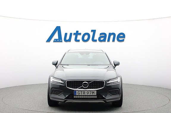 Volvo V60 Cross Country 3 of 5