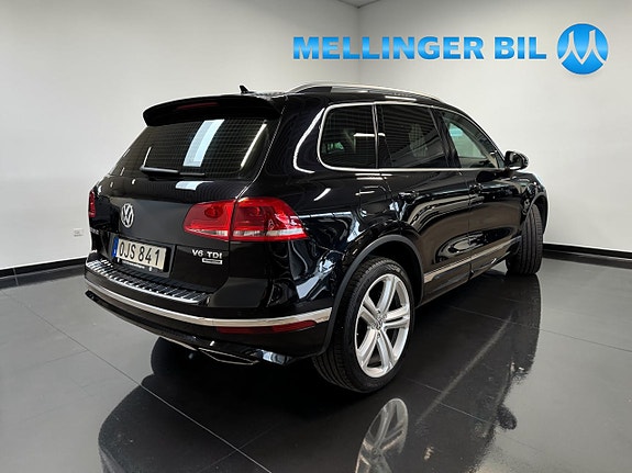 Volkswagen Touareg 3 of 5