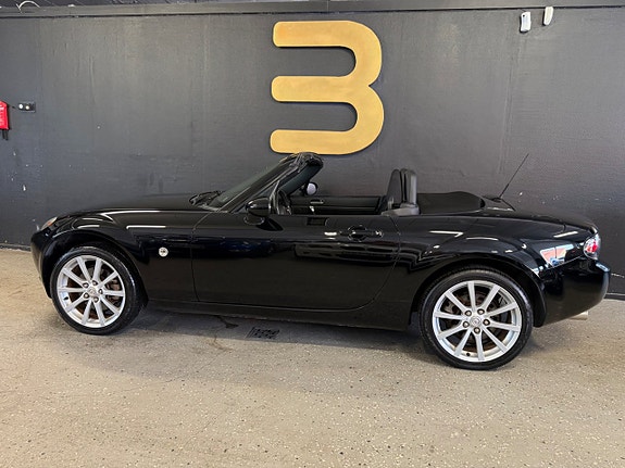 Mazda MX-5 4 of 5