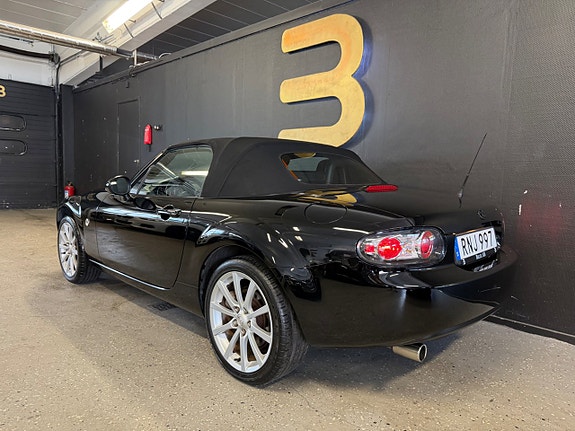 Mazda MX-5 2 of 5