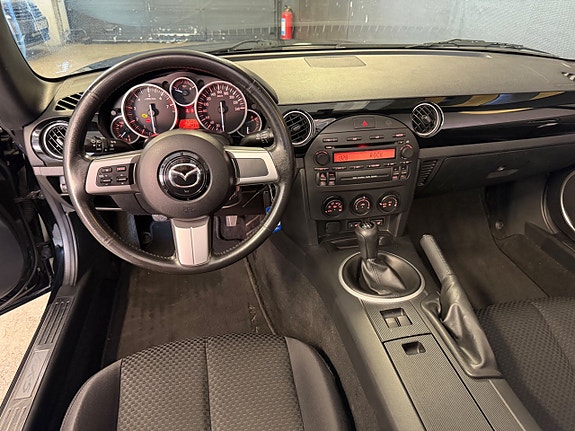 Mazda MX-5 13 of 16