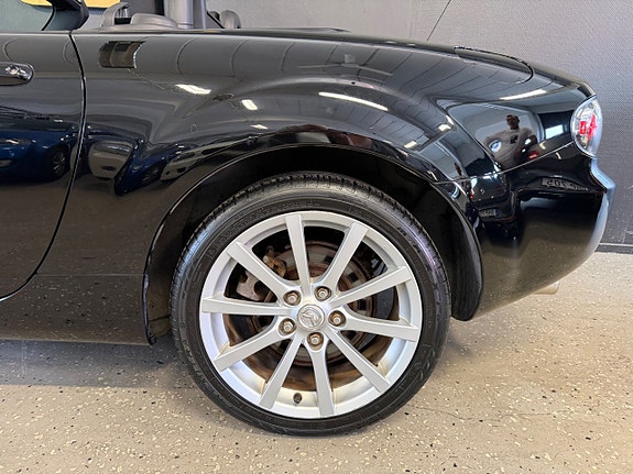 Mazda MX-5 9 of 16