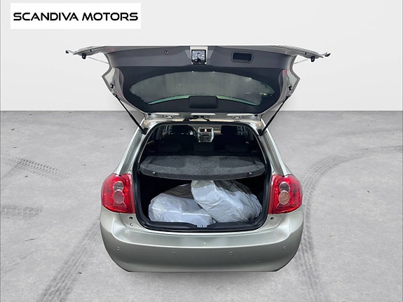 Toyota Auris 9 of 23