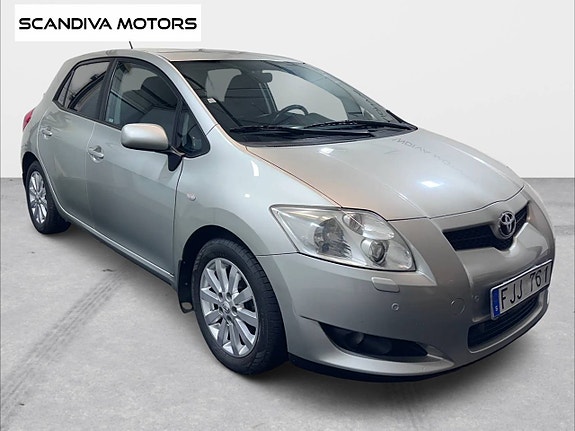 Toyota Auris 4 of 23