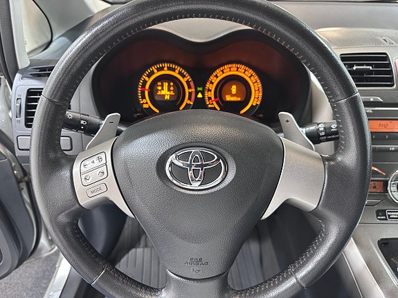 Toyota Auris 18 of 23