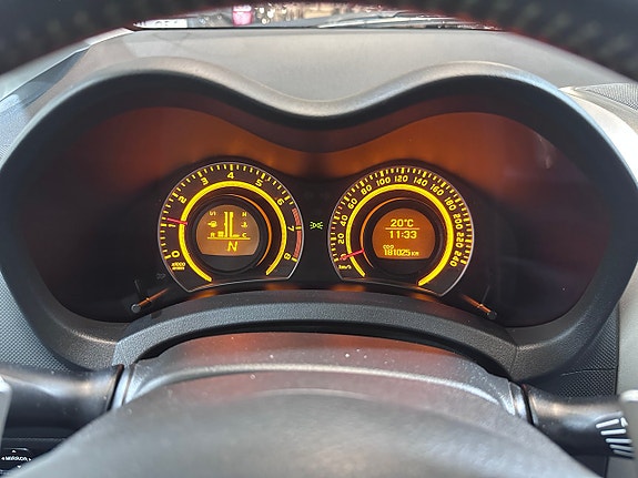 Toyota Auris 17 of 23